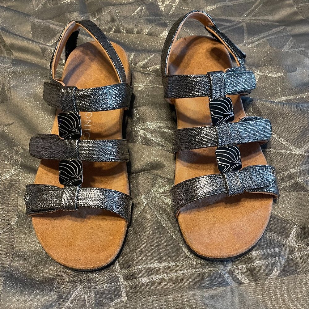 Vionic Adjustable Sandle